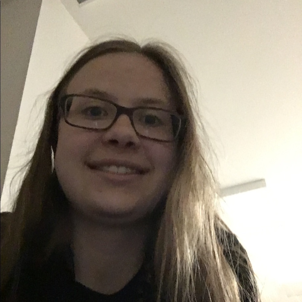 Meet your Posher, Abigail